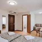 оранта Hotel *