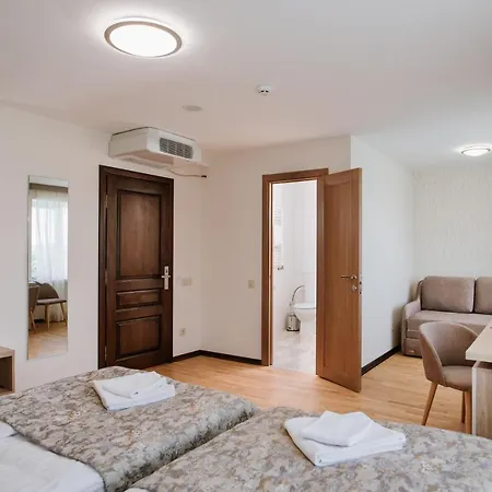 оранта Hotel *