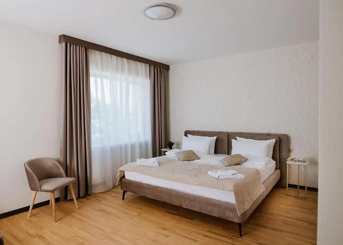 оранта * تريسكافيتس
